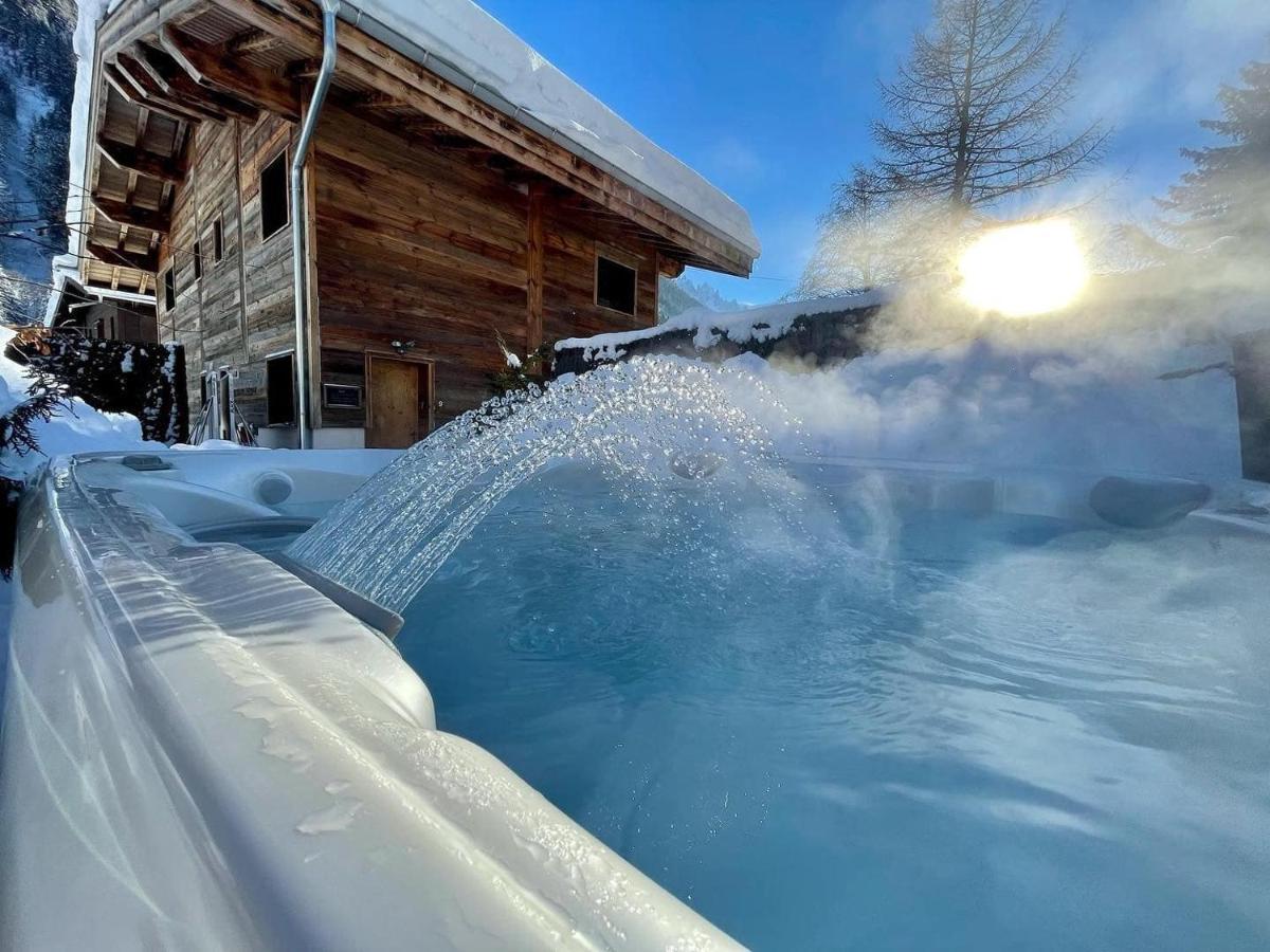 Chalet Le Petit Nicolas, Jacuzzi, Vue Mont Blanc Chamonix Exteriör bild