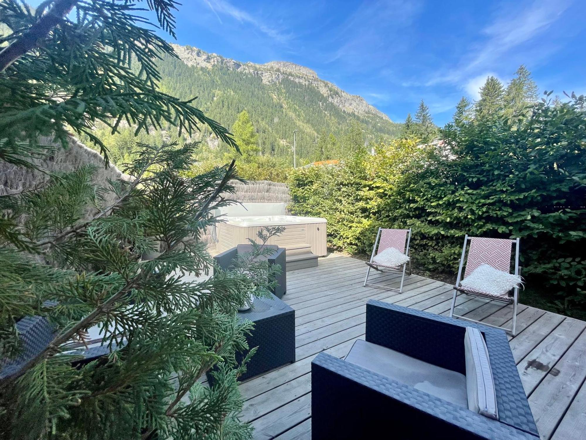 Chalet Le Petit Nicolas, Jacuzzi, Vue Mont Blanc Chamonix Exteriör bild