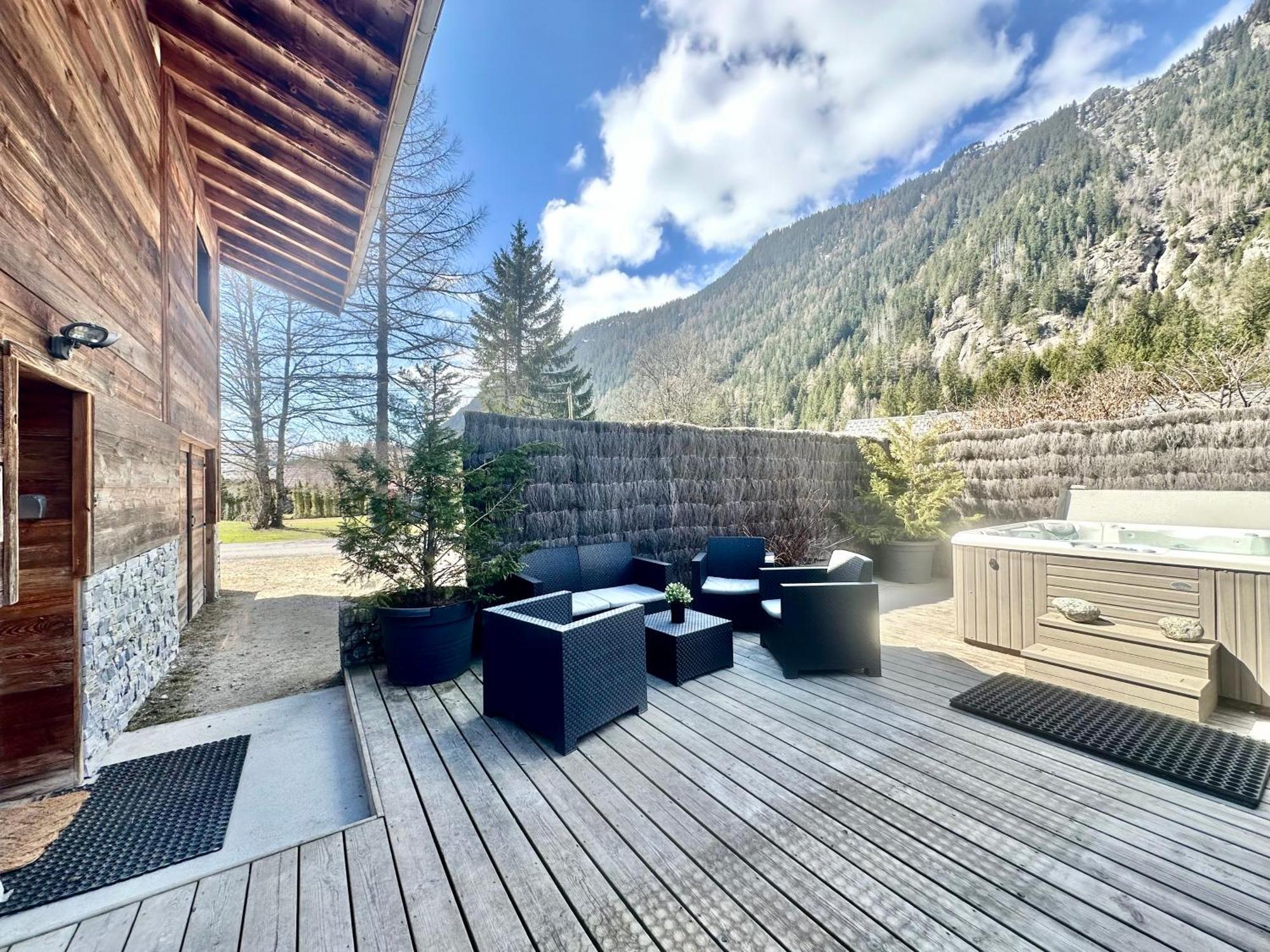 Chalet Le Petit Nicolas, Jacuzzi, Vue Mont Blanc Chamonix Exteriör bild