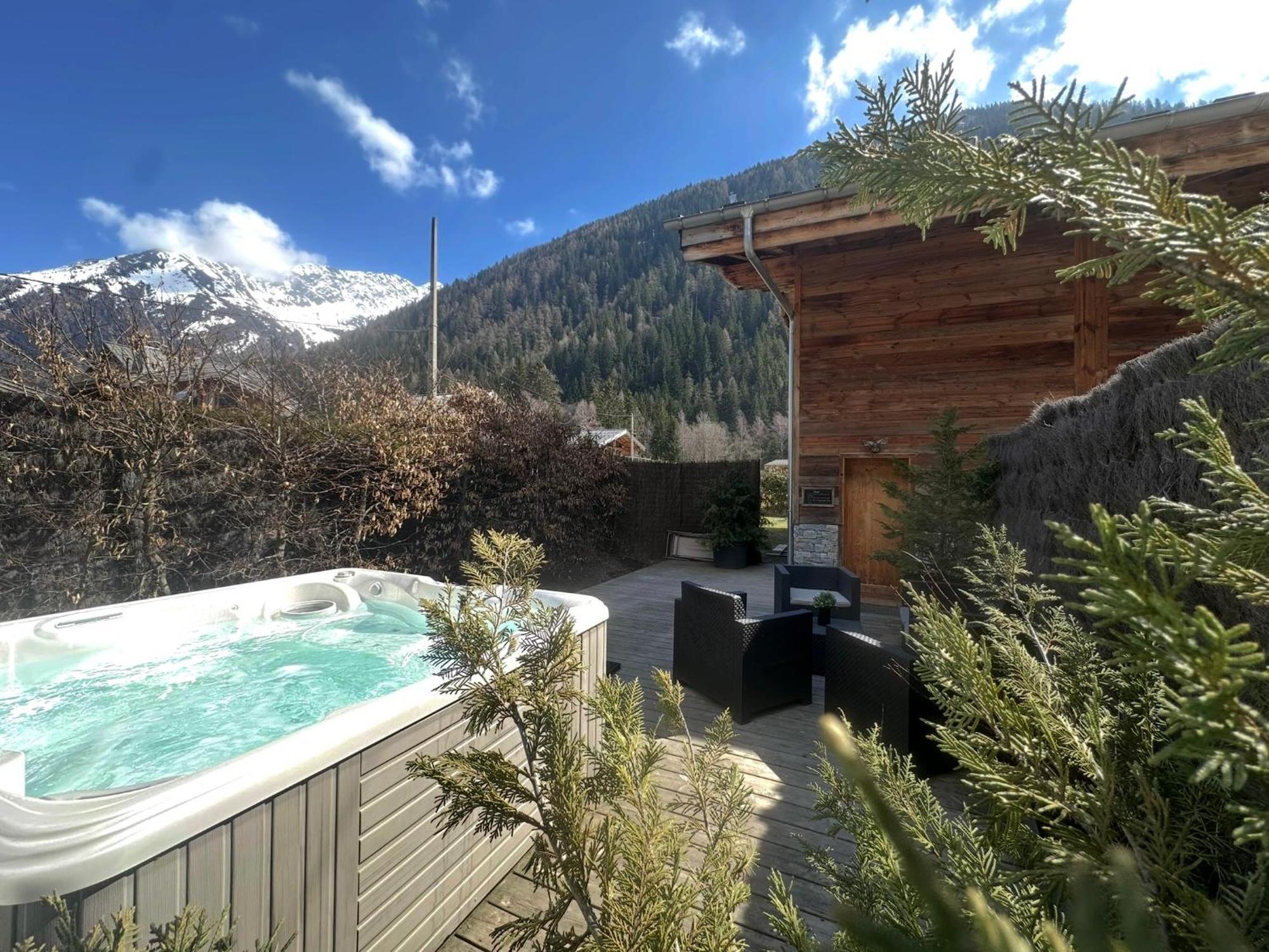 Chalet Le Petit Nicolas, Jacuzzi, Vue Mont Blanc Chamonix Exteriör bild